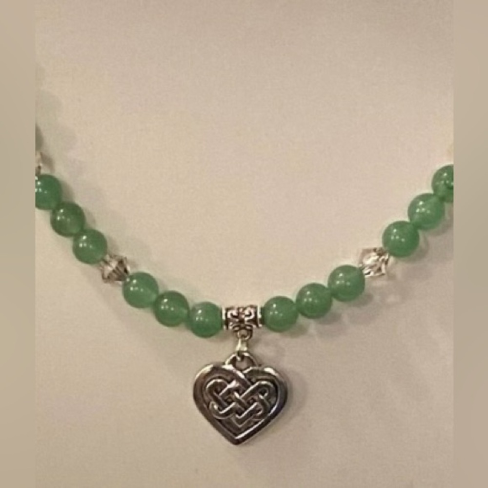 NEW Genuine Aventurine & Swarovski crystal necklace with Irish knot heart